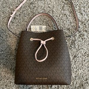Michael Kors Suri Large Bucket Messenger Bag MK LOGO Brown Powder Blush Pink